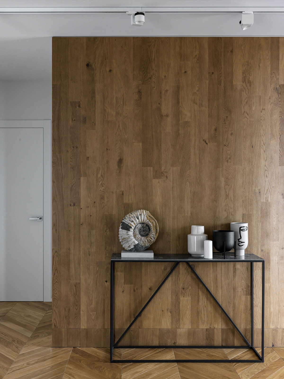 Seaside apartment with a sence of air