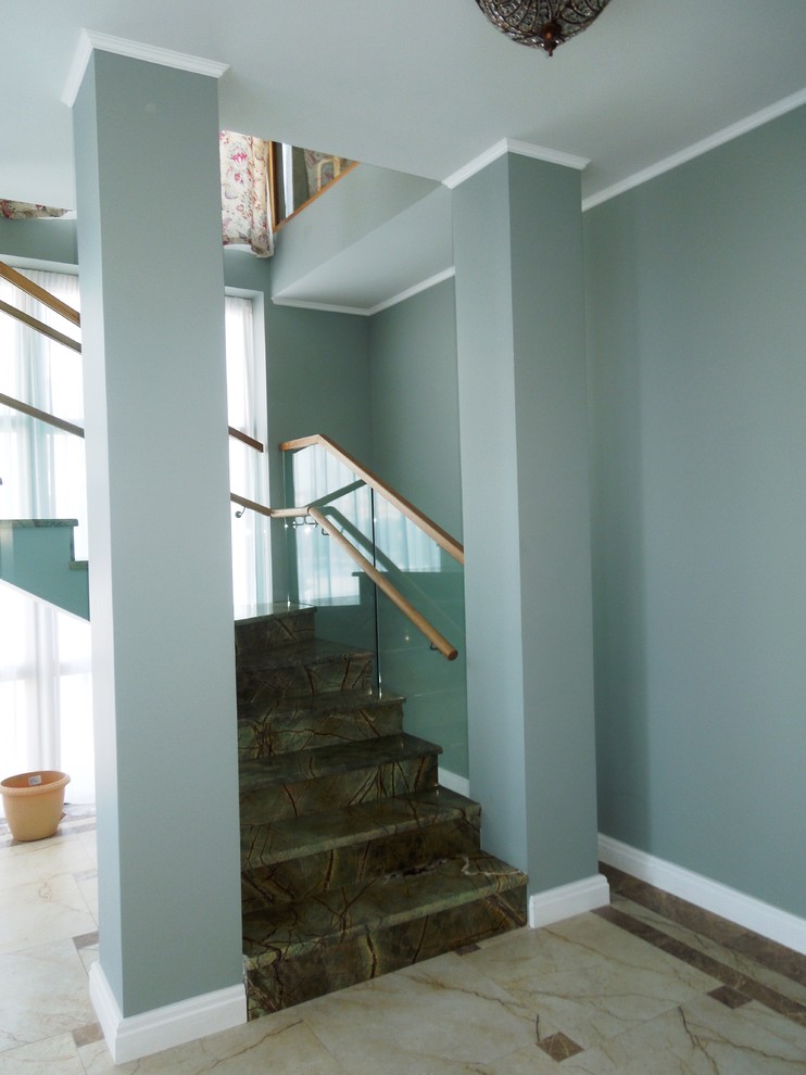 Ограждения из стекла с детским поручнем