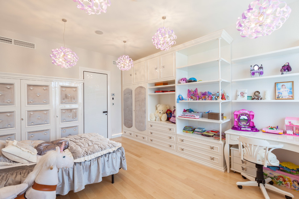 Детская в ярких тонах