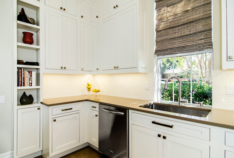 Example of a transitional kitchen design in Dallas