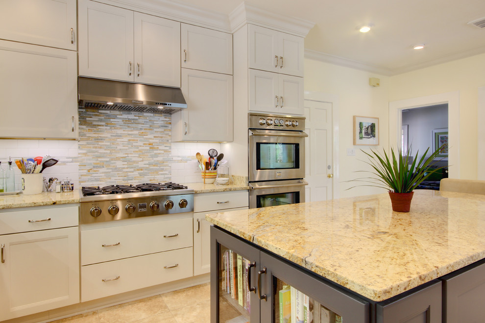Transitional kitchen photo in Miami