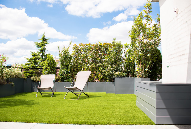 Modernit&eacute; v&eacute;g&eacute;tale &agrave; Neuilly-sur-Seine minimalistisch-terrasse