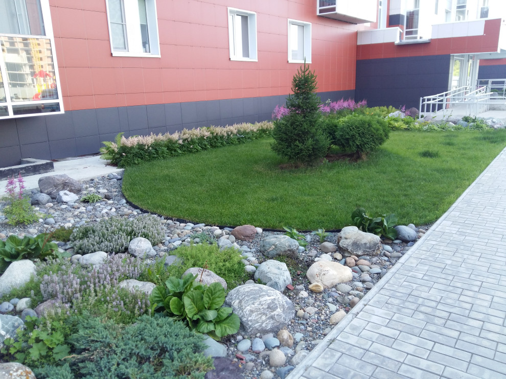 Красота у подъезда