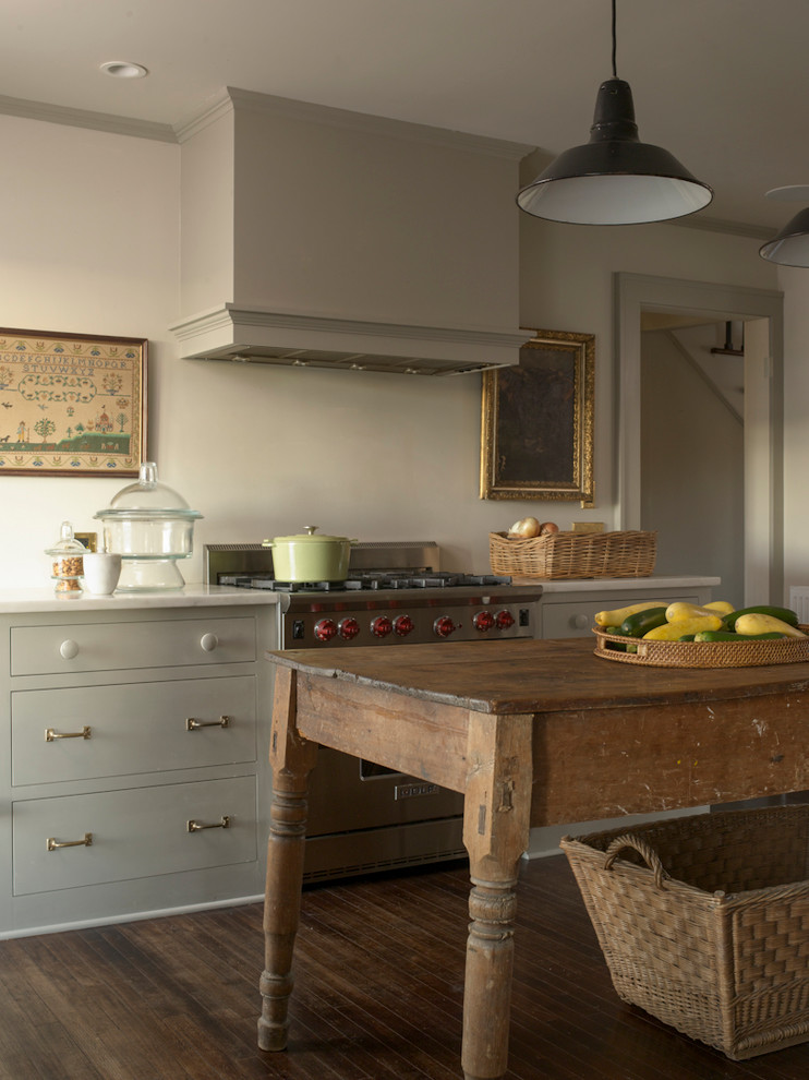 This is an example of a country kitchen in New York.