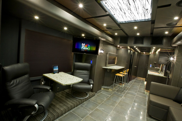 Modern By Featherlite Coaches Modern By Featherlite Coaches