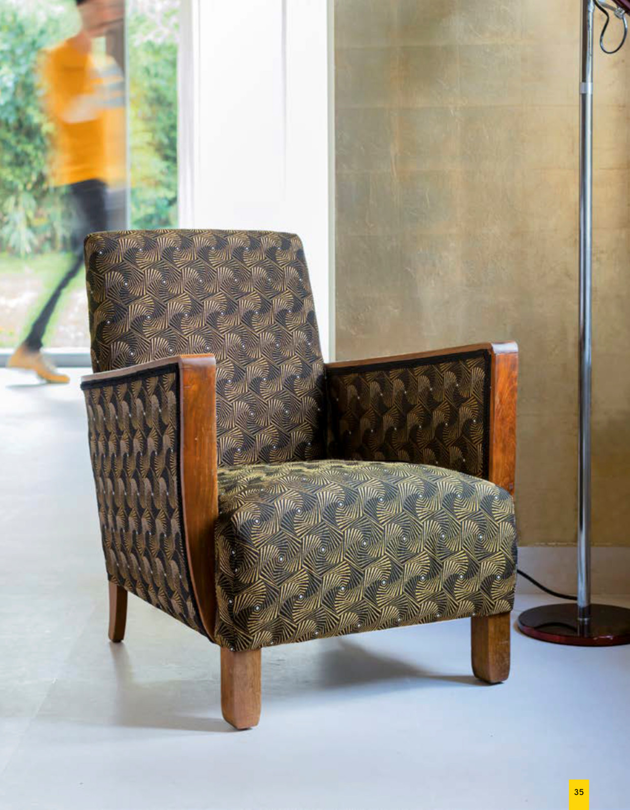 Стильная обивка мебели интересными тканями