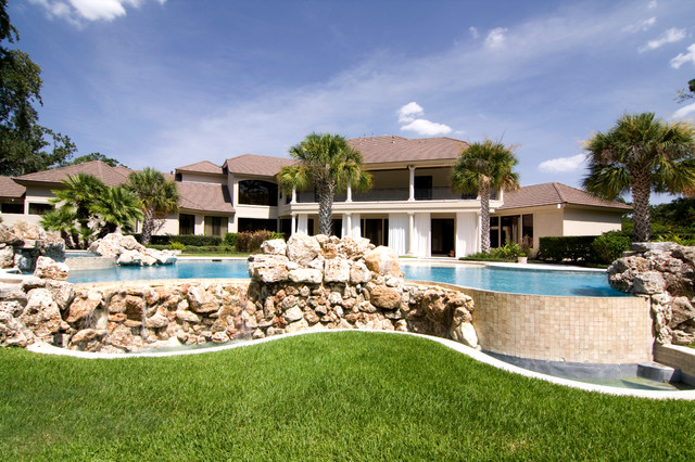 Rivercrest traditional-house-exterior