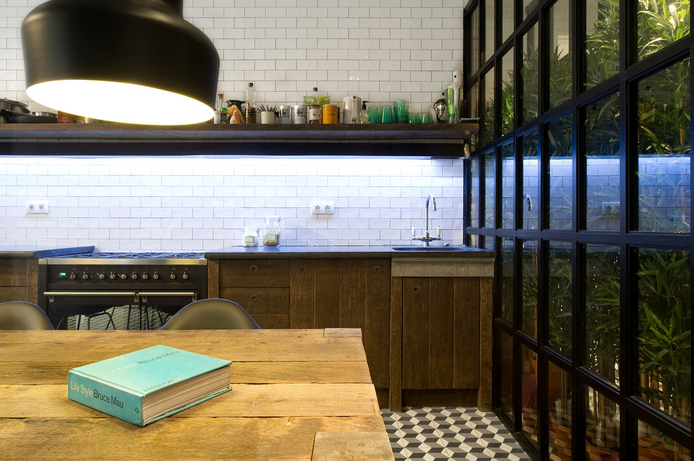 Inspiration for an industrial kitchen in Barcelona.