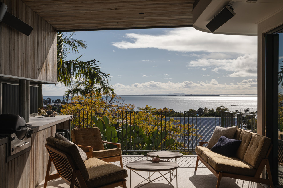 Contemporary balcony in Brisbane.