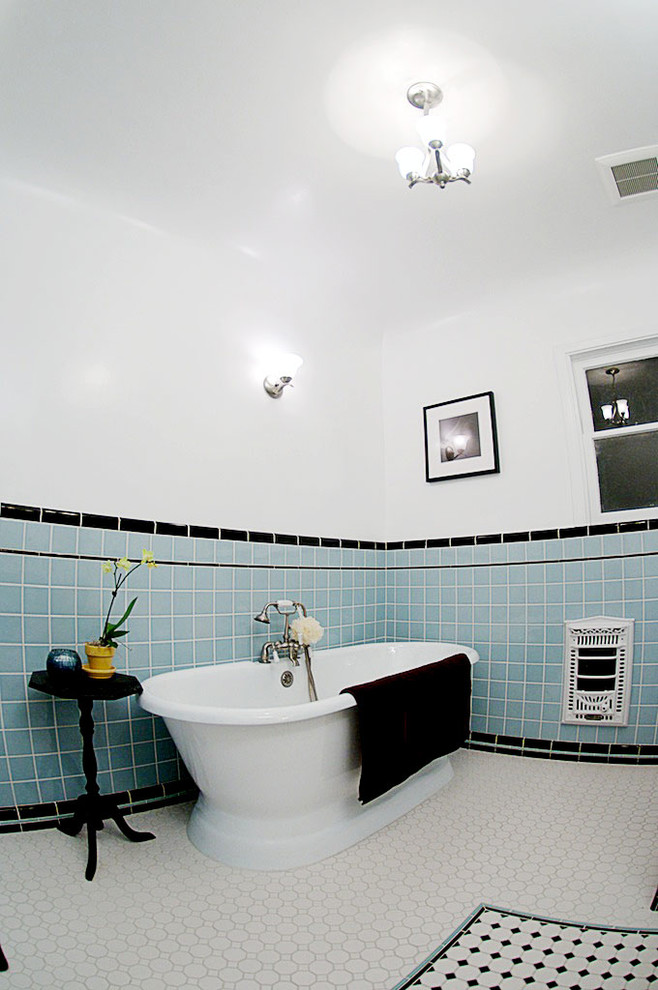 Inspiration for a midcentury bathroom in Los Angeles.
