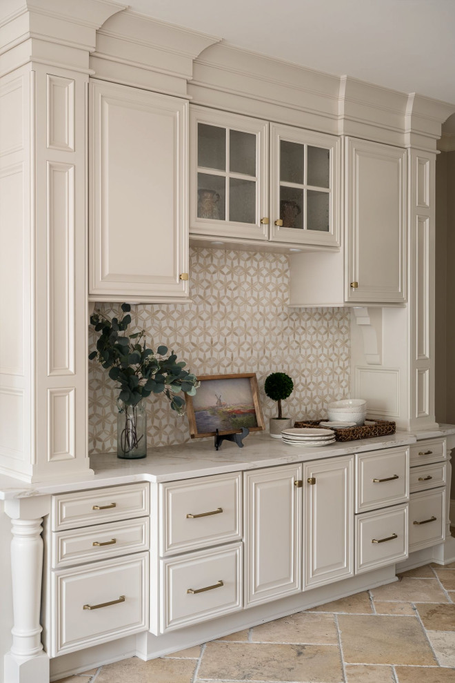 Example of a transitional kitchen design in Indianapolis