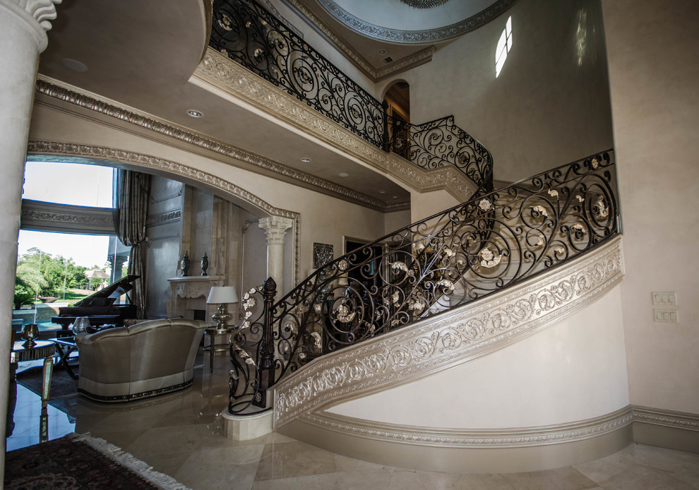 Photo of a traditional staircase in Houston.