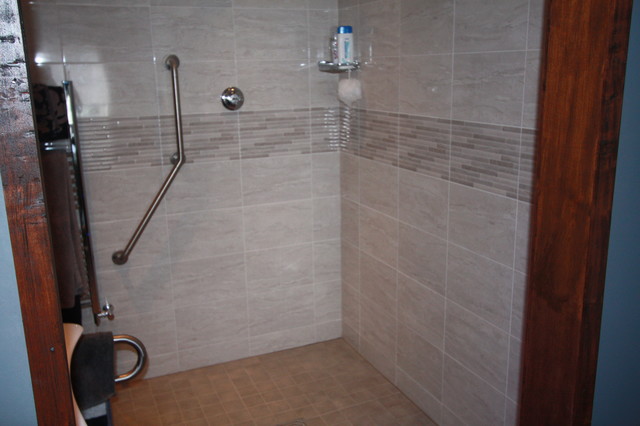 Mobility bathrooms / Accessible bathing moderne-badevaerelse