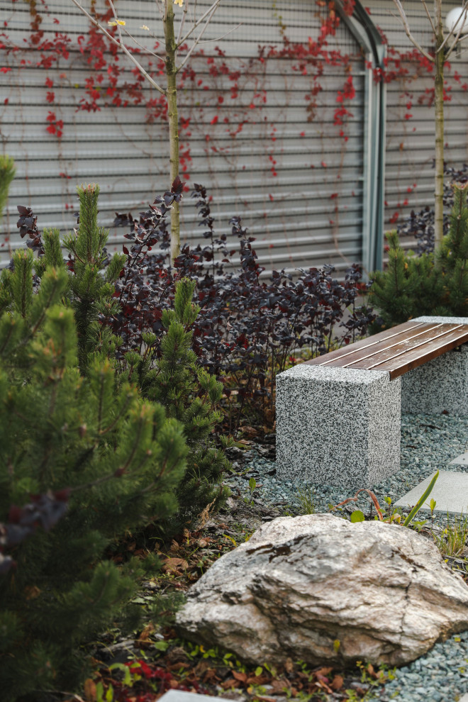 Оформление территории у офисного здания