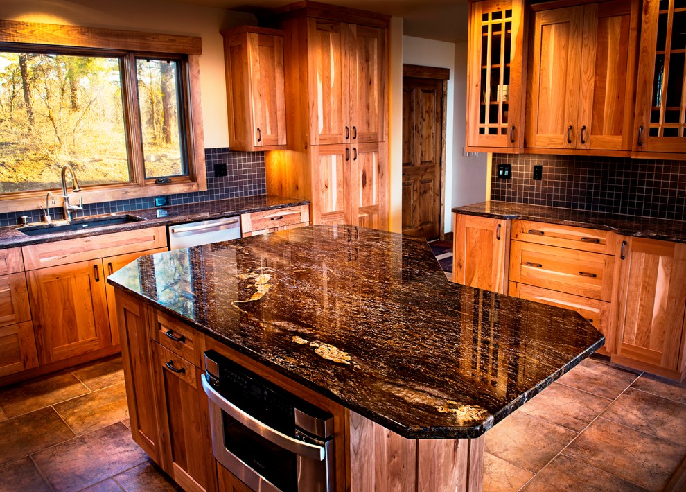 Kitchen - kitchen idea in Denver