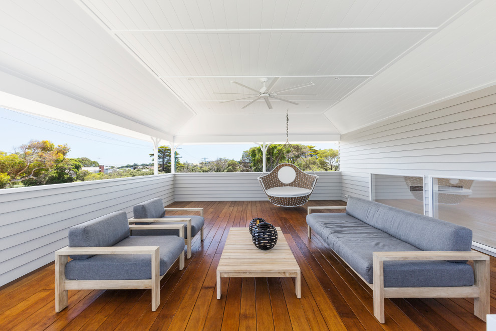 Photo of a beach style verandah in Melbourne.