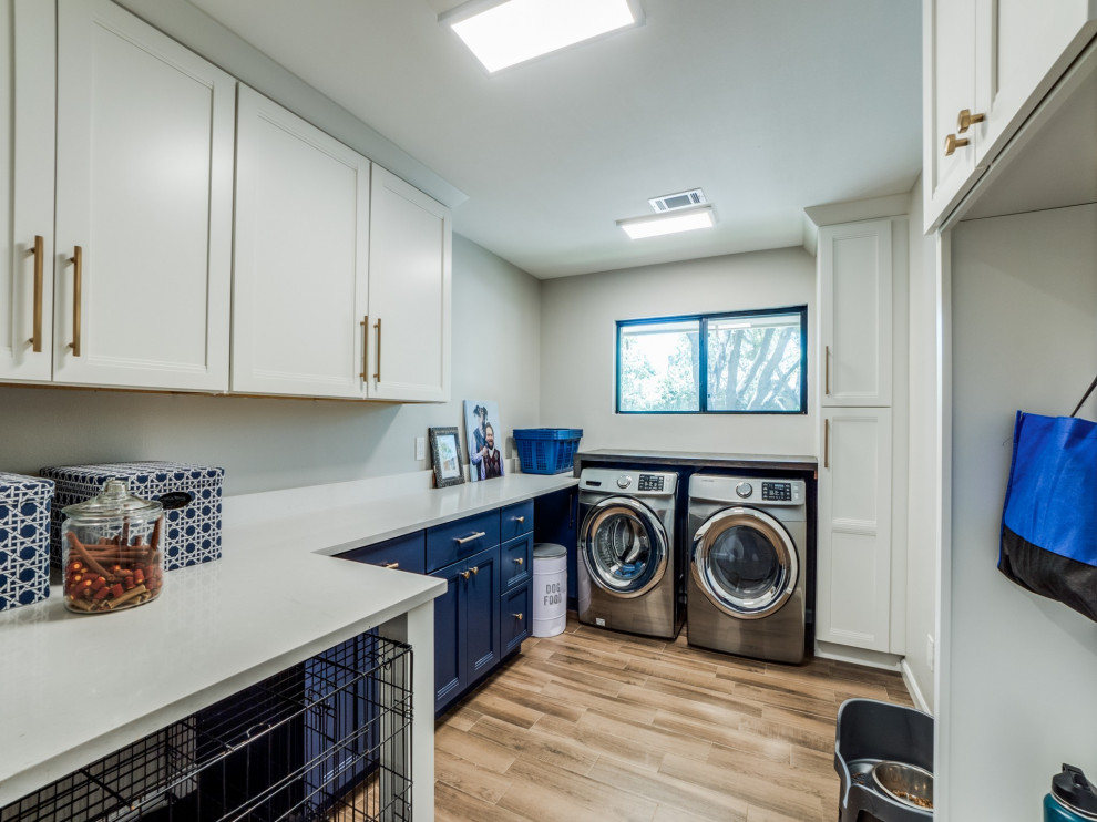 Photo of a modern laundry room in Dallas.