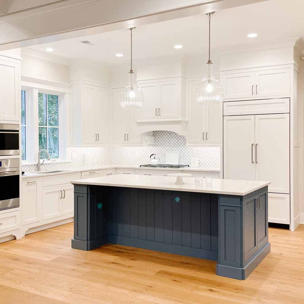 Inspiration for a transitional kitchen remodel in Atlanta