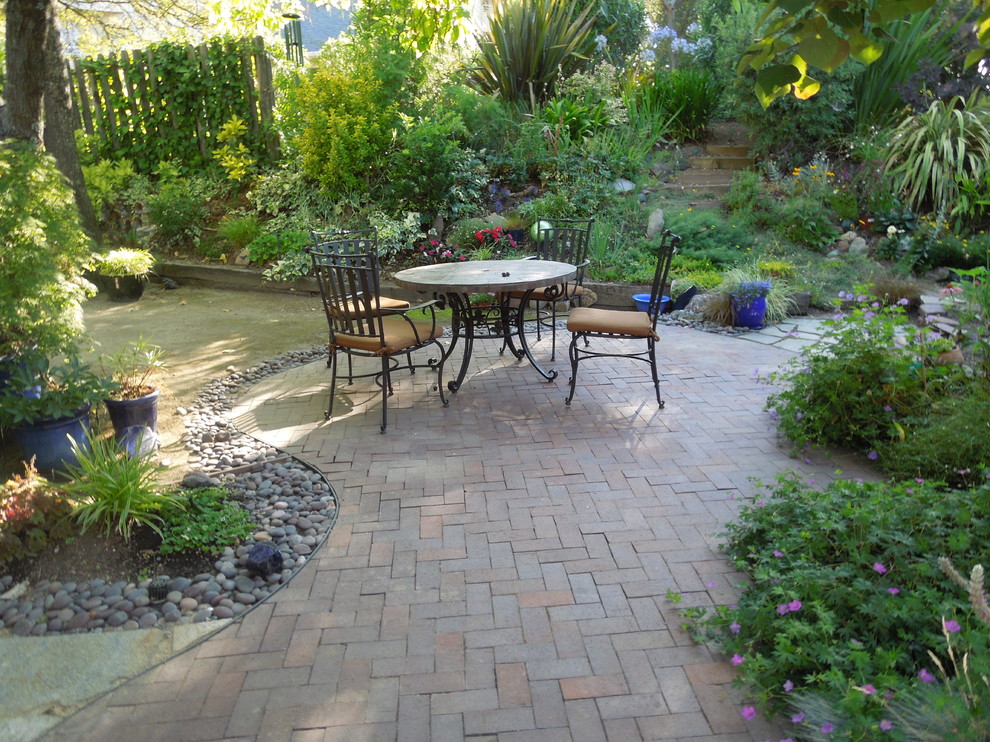 Photo of an eclectic garden in Sacramento.