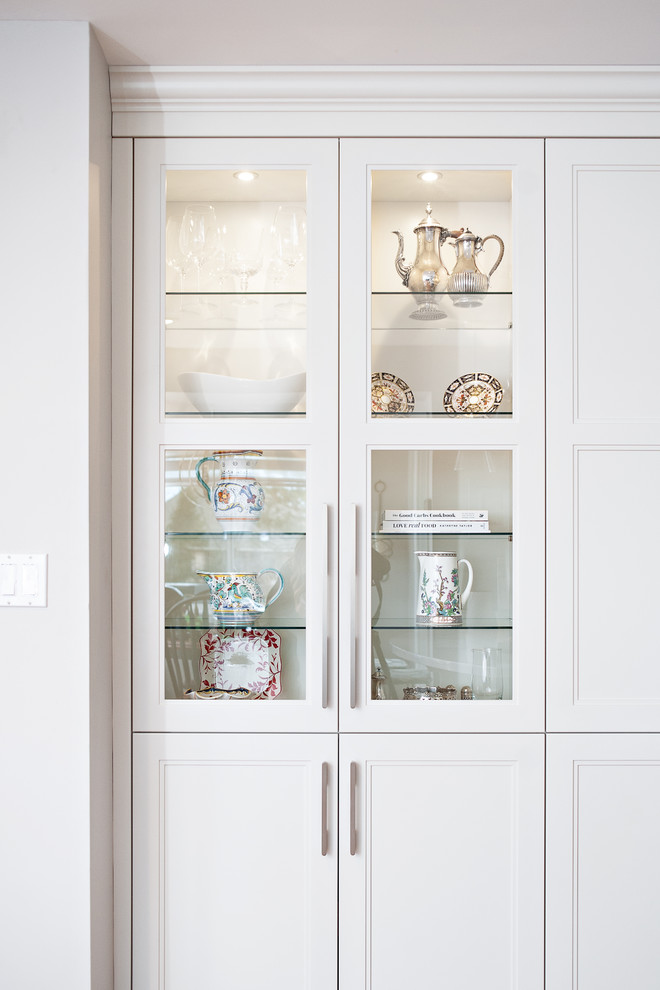 Inspiration for a transitional kitchen remodel in Toronto