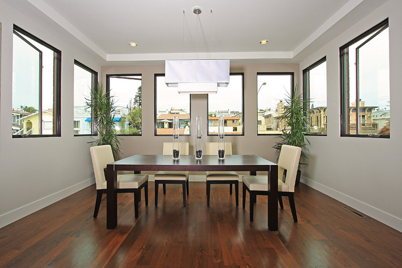 Photo of a contemporary dining room in Los Angeles.