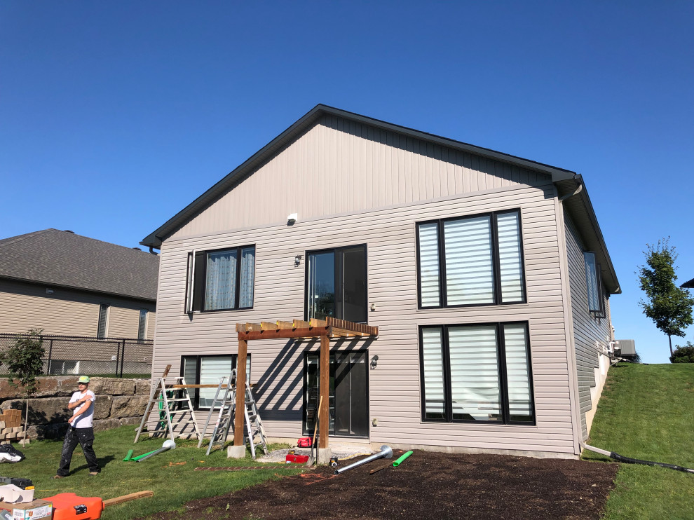 Coastline & Dark Hickory walkout with privacy screen