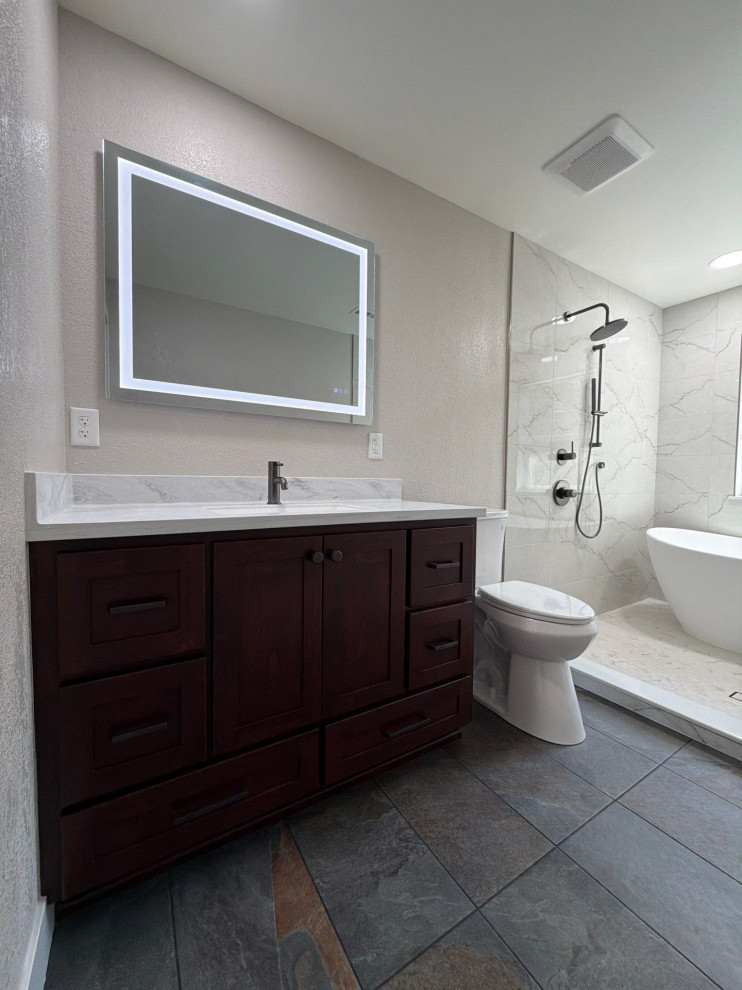 Shower and tub wet area