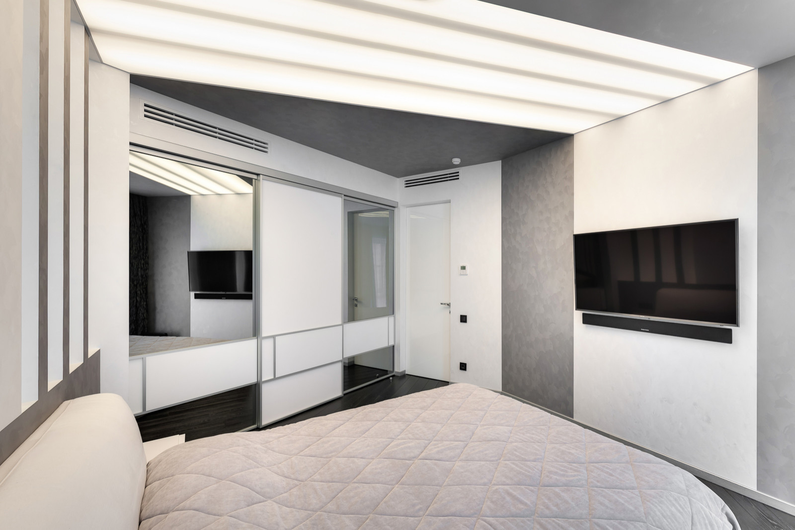 Трехкомнатная квартира в Сочи