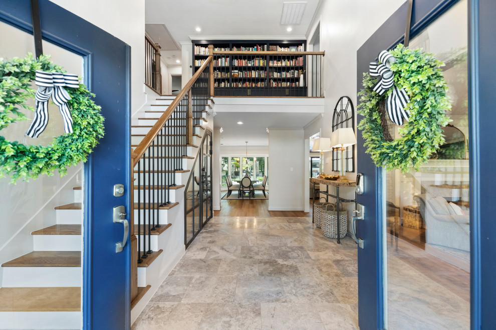 Home design - transitional home design idea in Houston