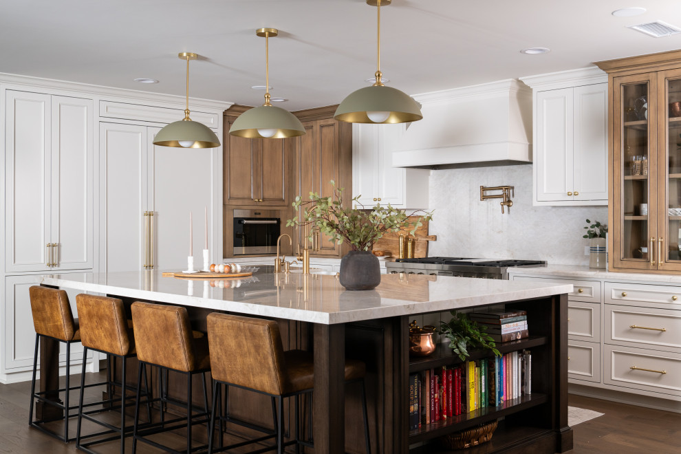Example of a transitional kitchen design in Orange County