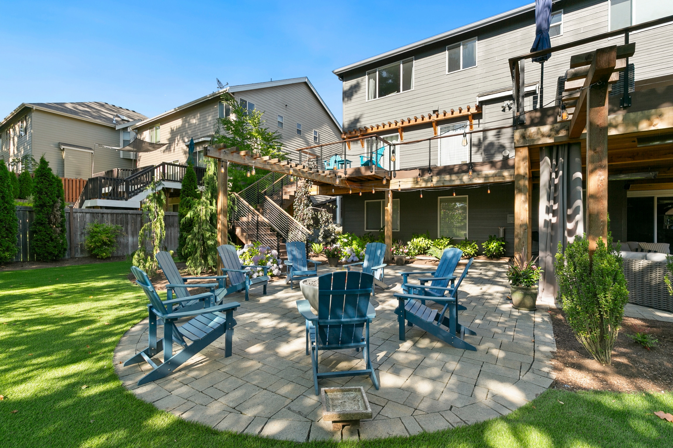 2-level entertaining in Sammamish