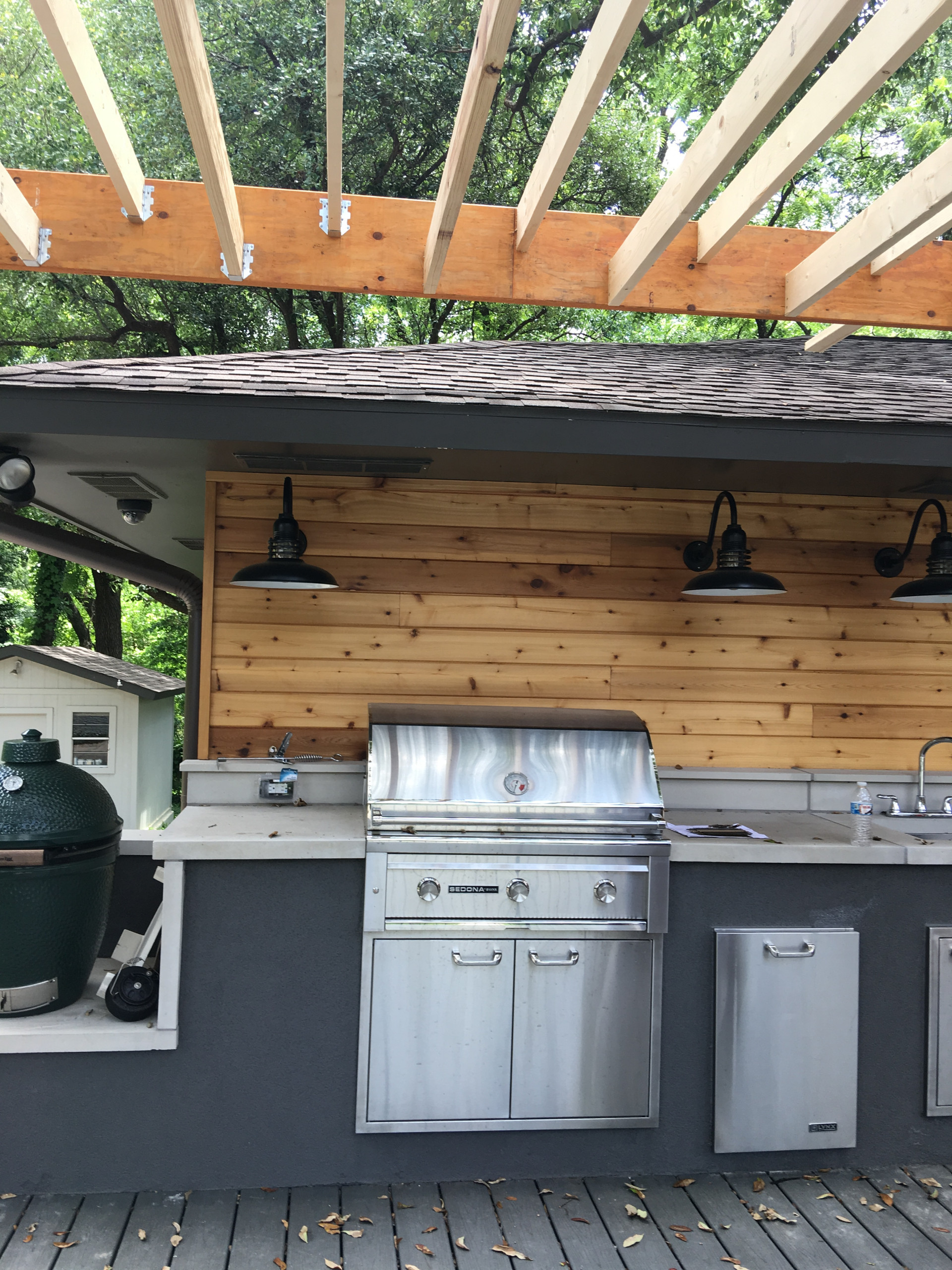 Exterior porch and BBQ