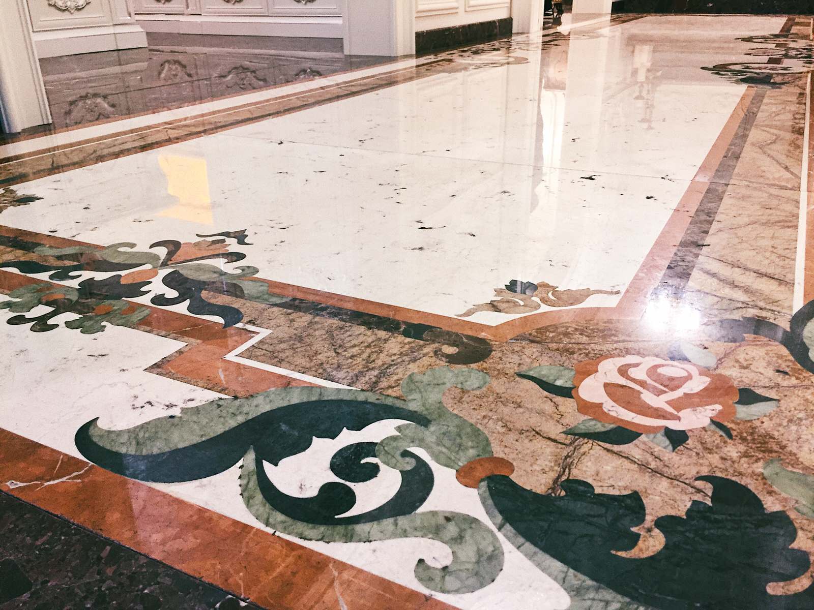 Художественный пол из камня