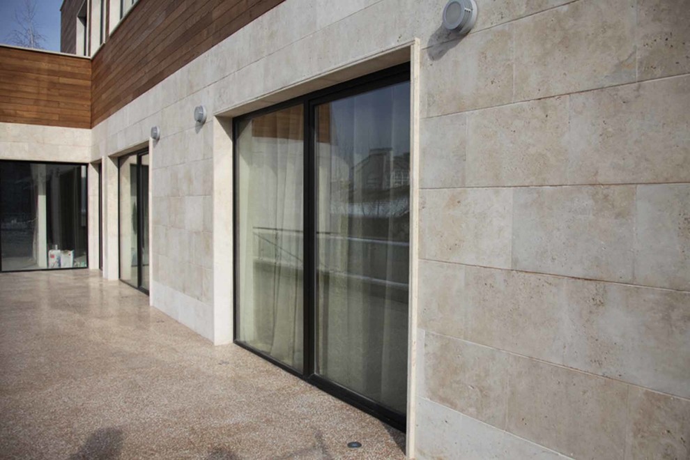 облицовка фасадов травертином из Ирана