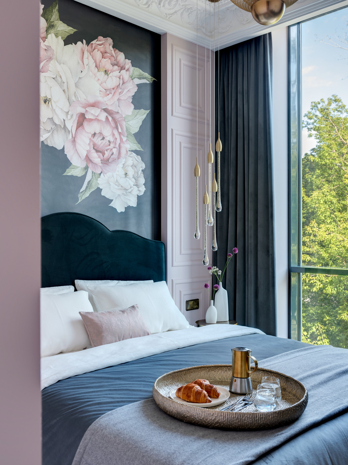 Изящная квартира с гравюрами 18го века