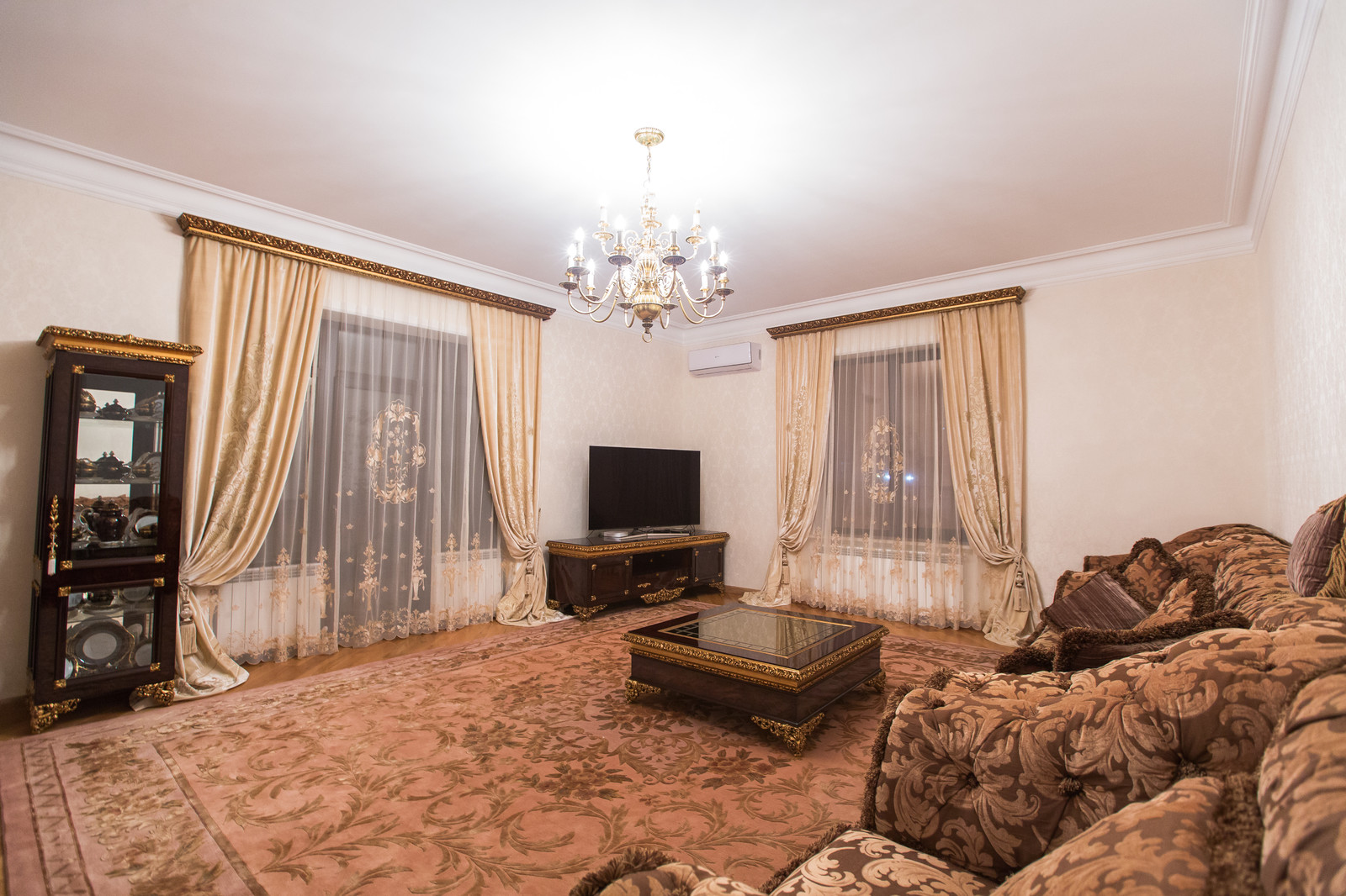 Гостиная в классическом стиле