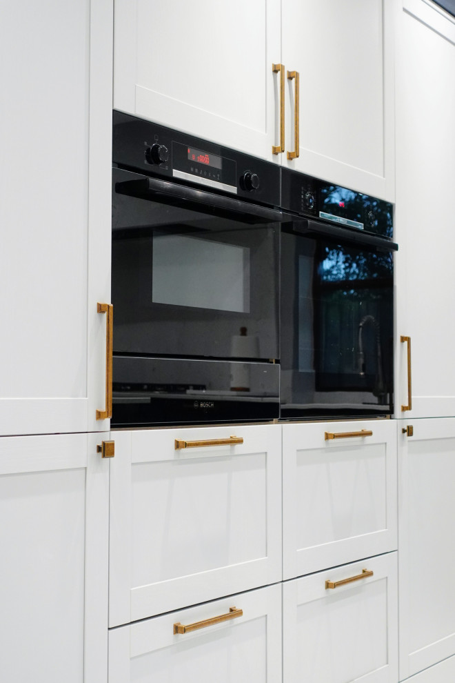 The Bilton Kitchen II - Hanby - RRP £38,000 - Luxe Price £32,300