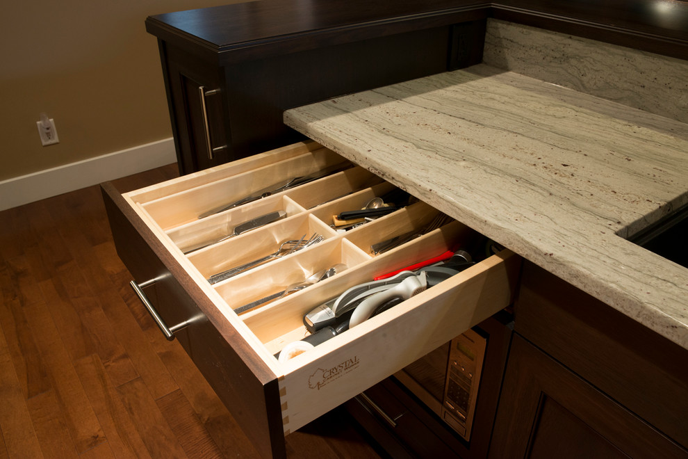 Home design - transitional home design idea in Vancouver