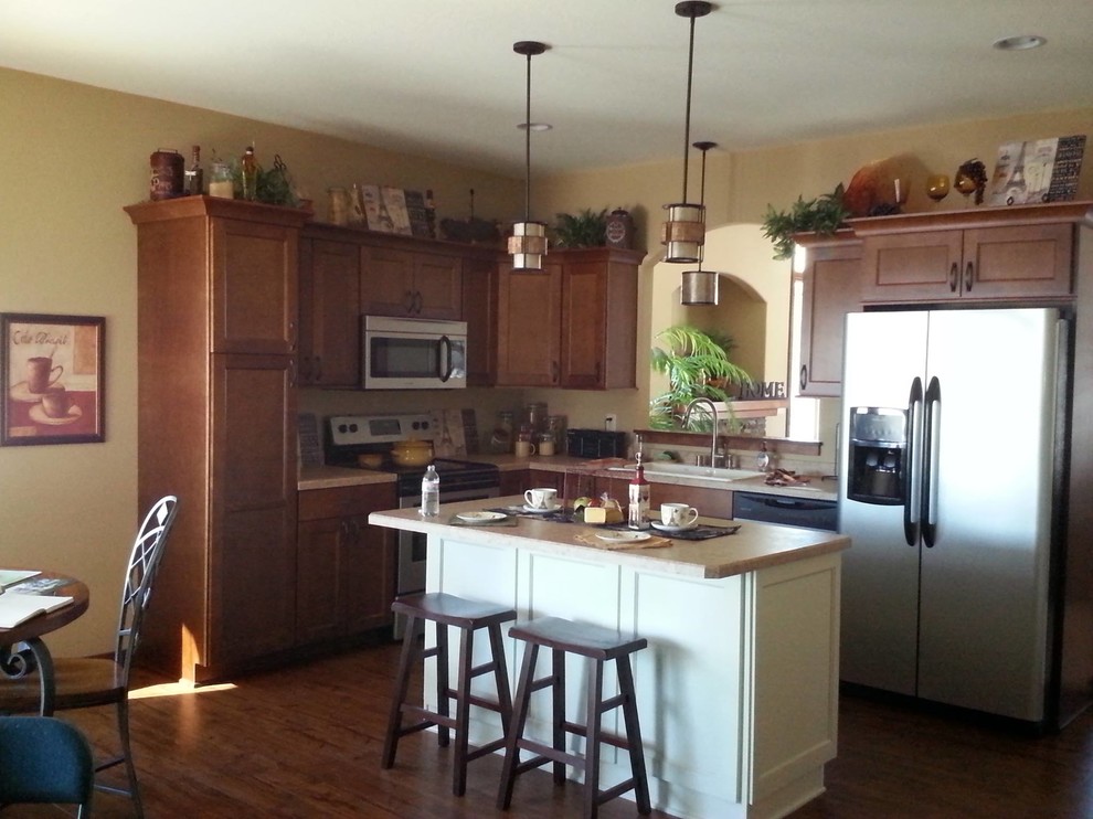Kitchen - kitchen idea in Milwaukee