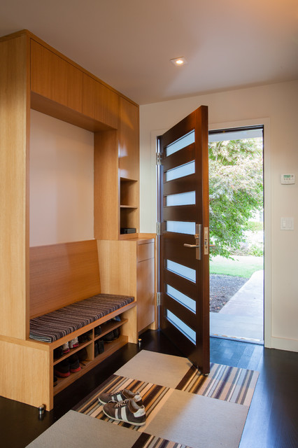 Front Entry retro-entre