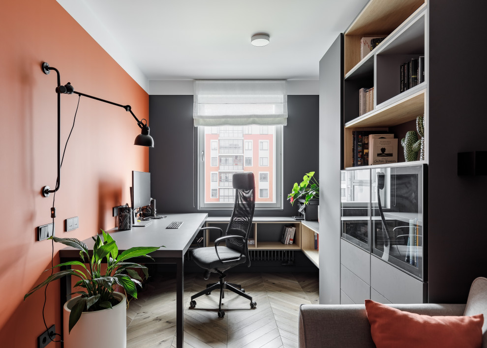Ispirazione per un soggiorno design di medie dimensioni con pareti grigie, pavimento in legno massello medio e pavimento beige