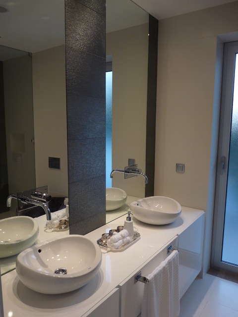 workfolio contemporary-bathroom