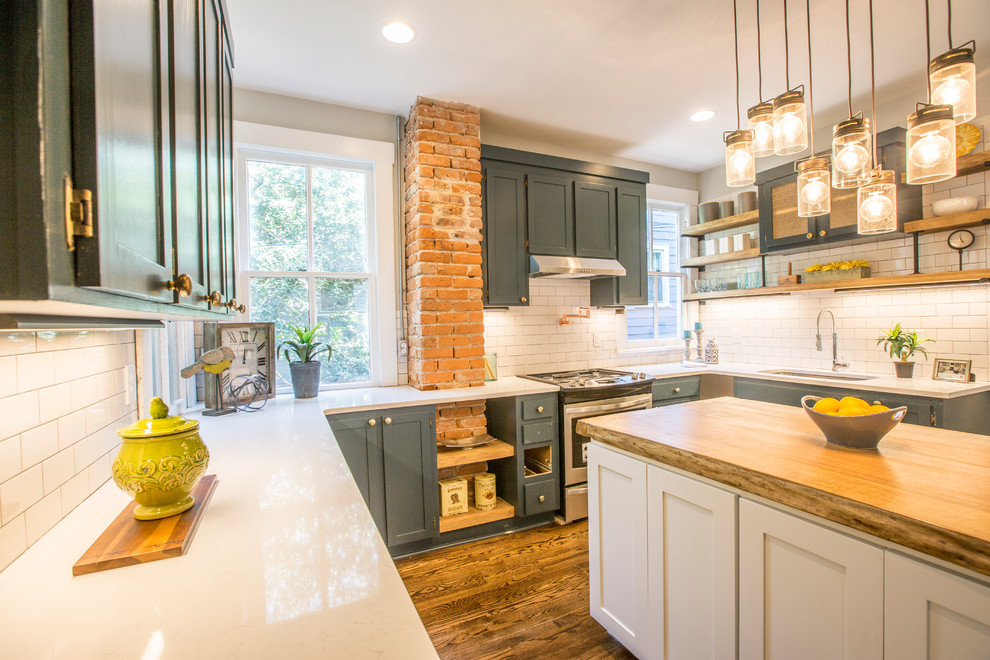 Transitional kitchen photo in Raleigh