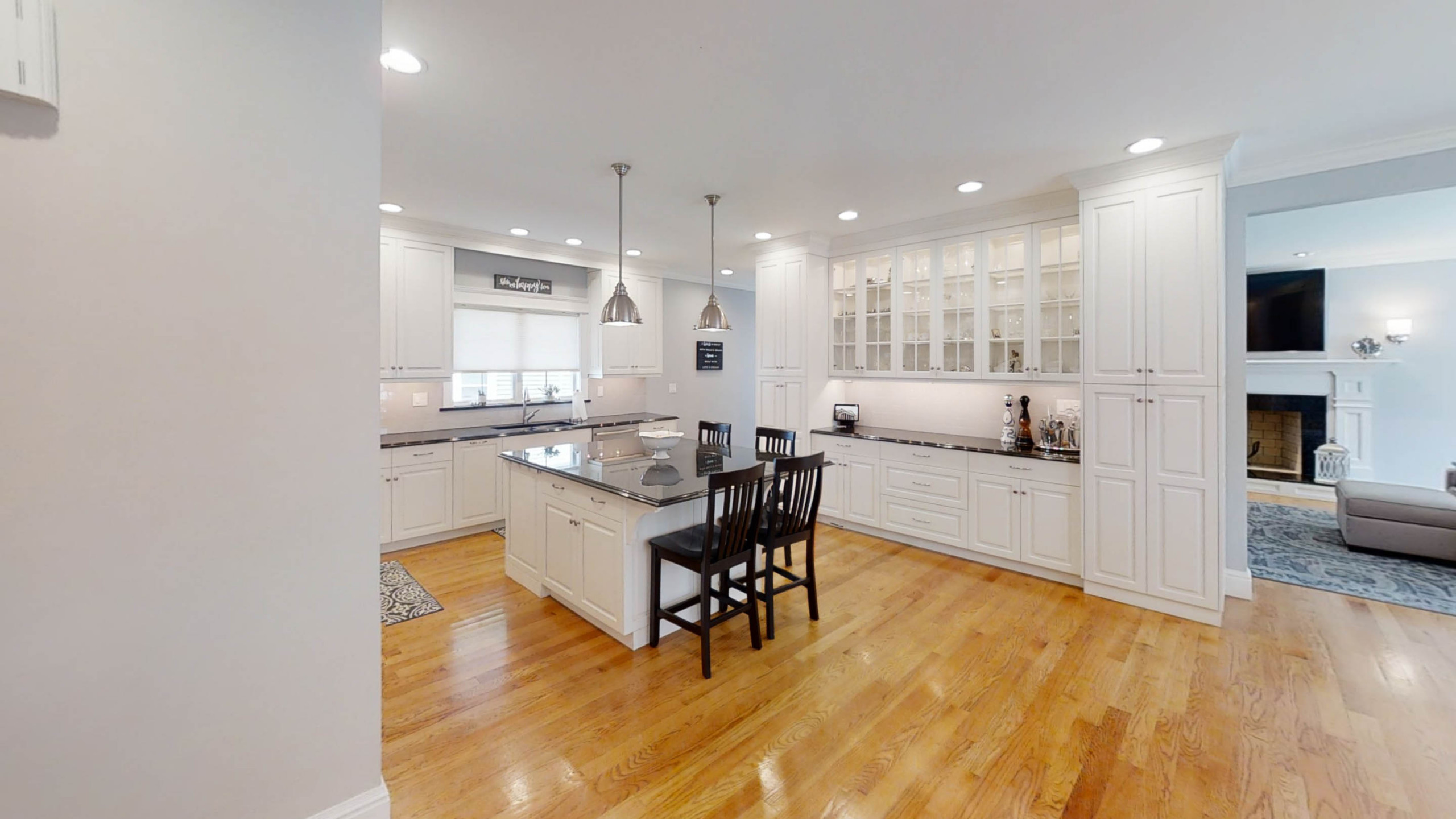 20 Eaton St