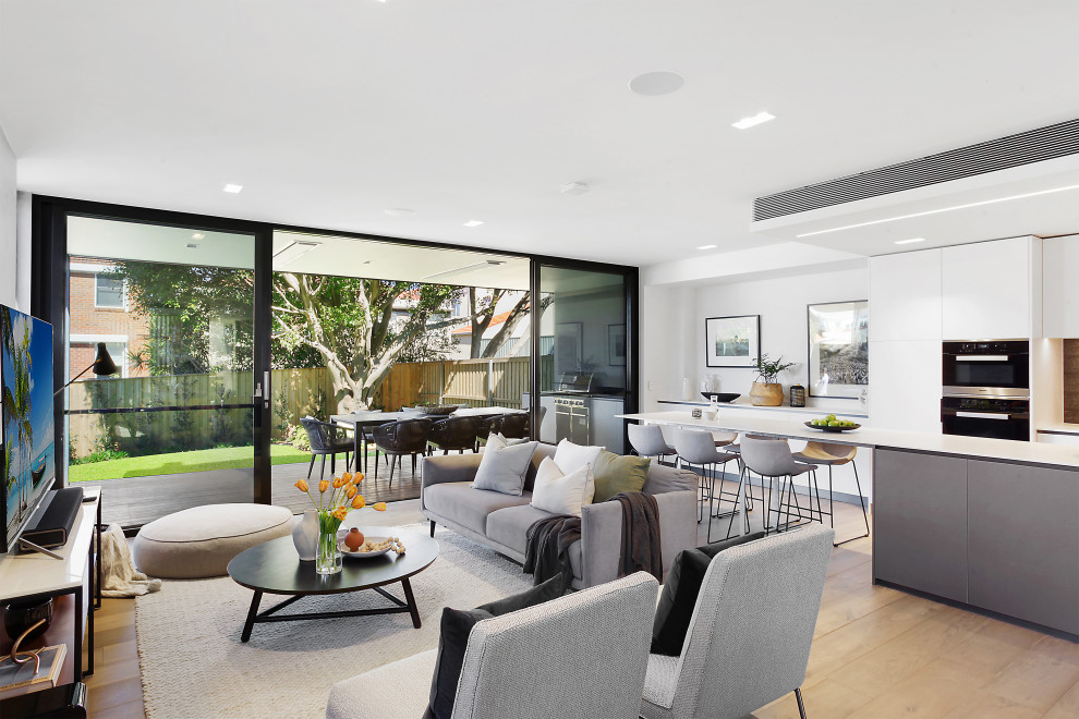 Inspiration for a contemporary living room in Sydney.