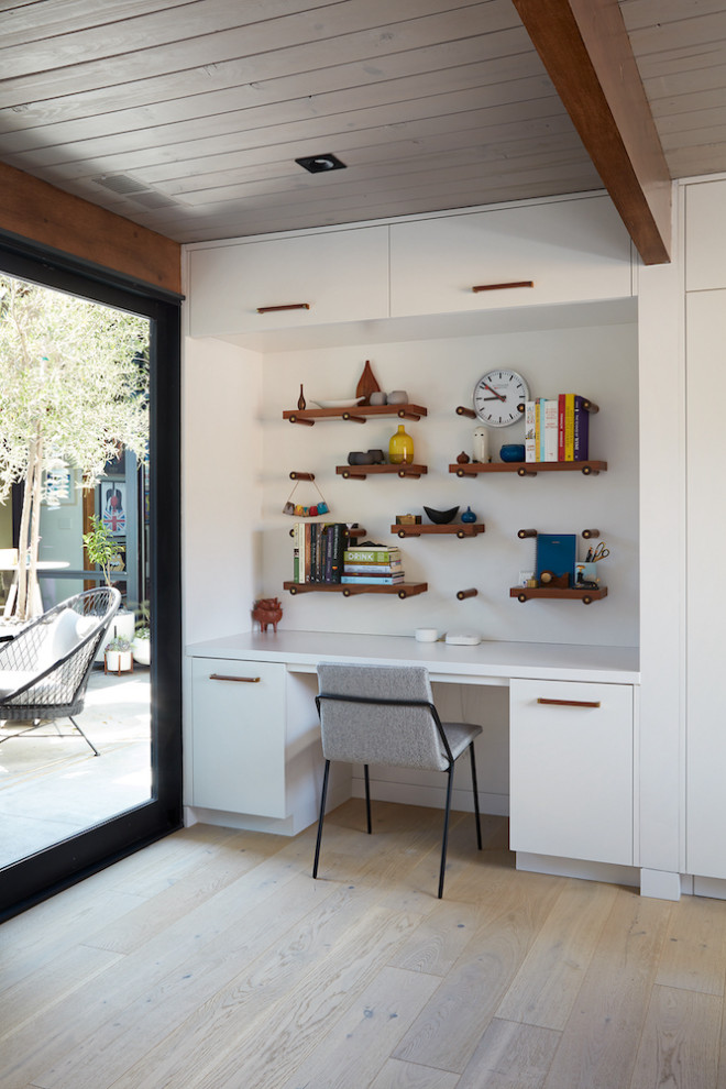 Design ideas for a midcentury home office in San Francisco.