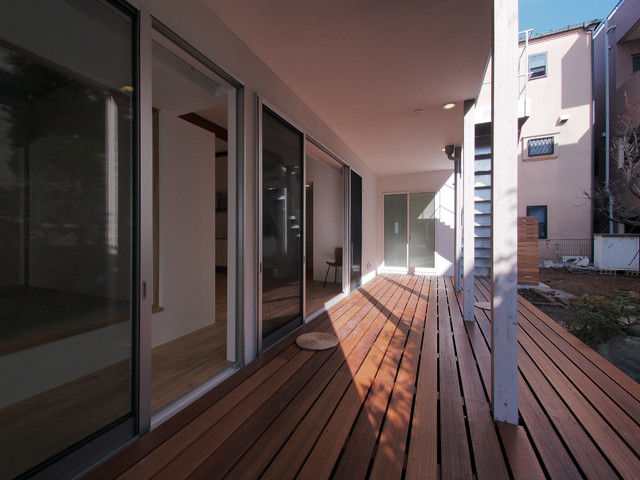 戸手本町の家 japones-terraza-y-balcon