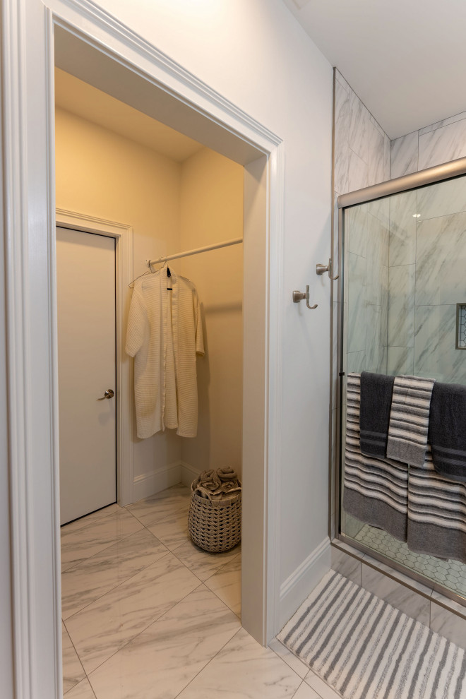 Fairvue Guest Bathroom