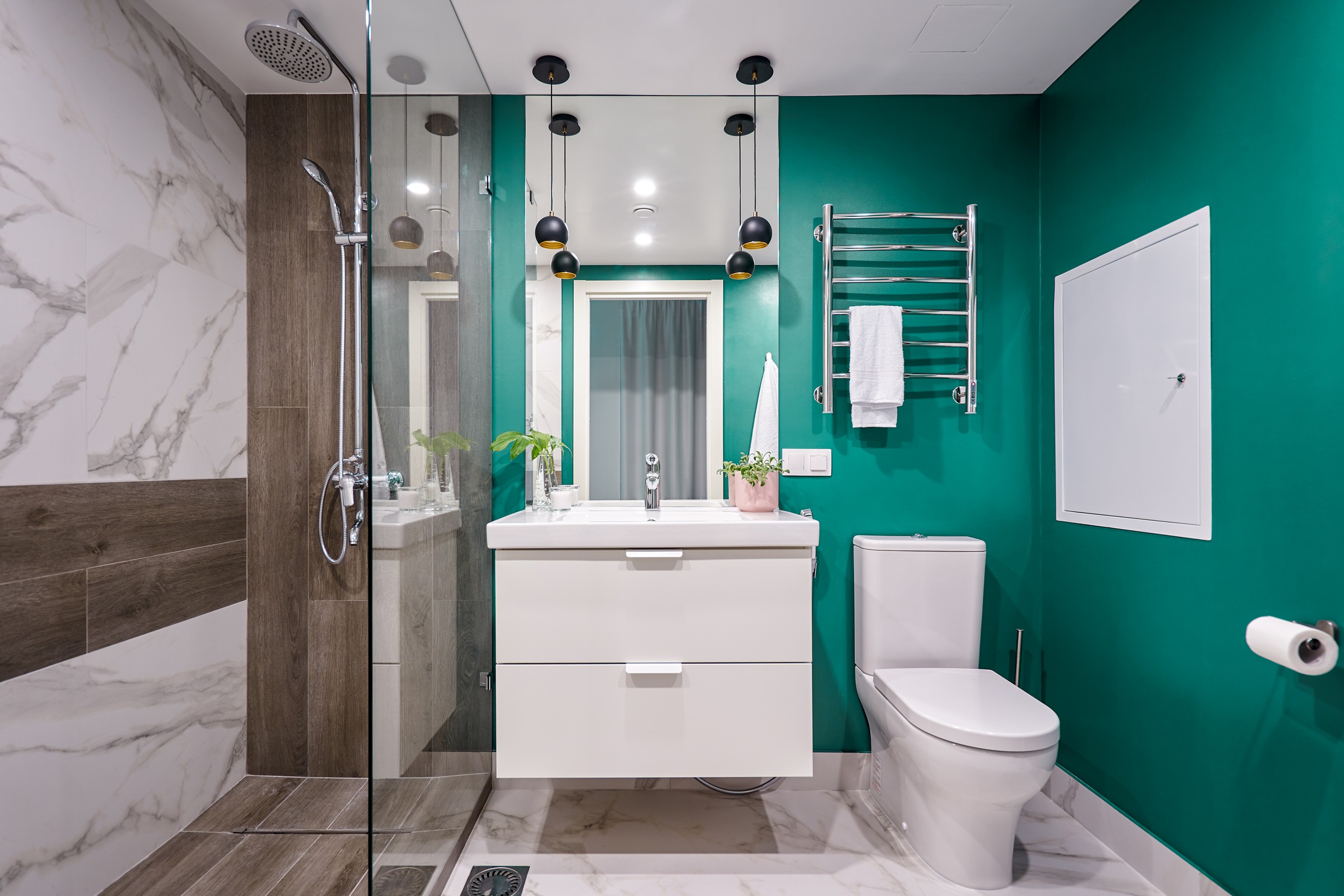 На берегу лесного ручья