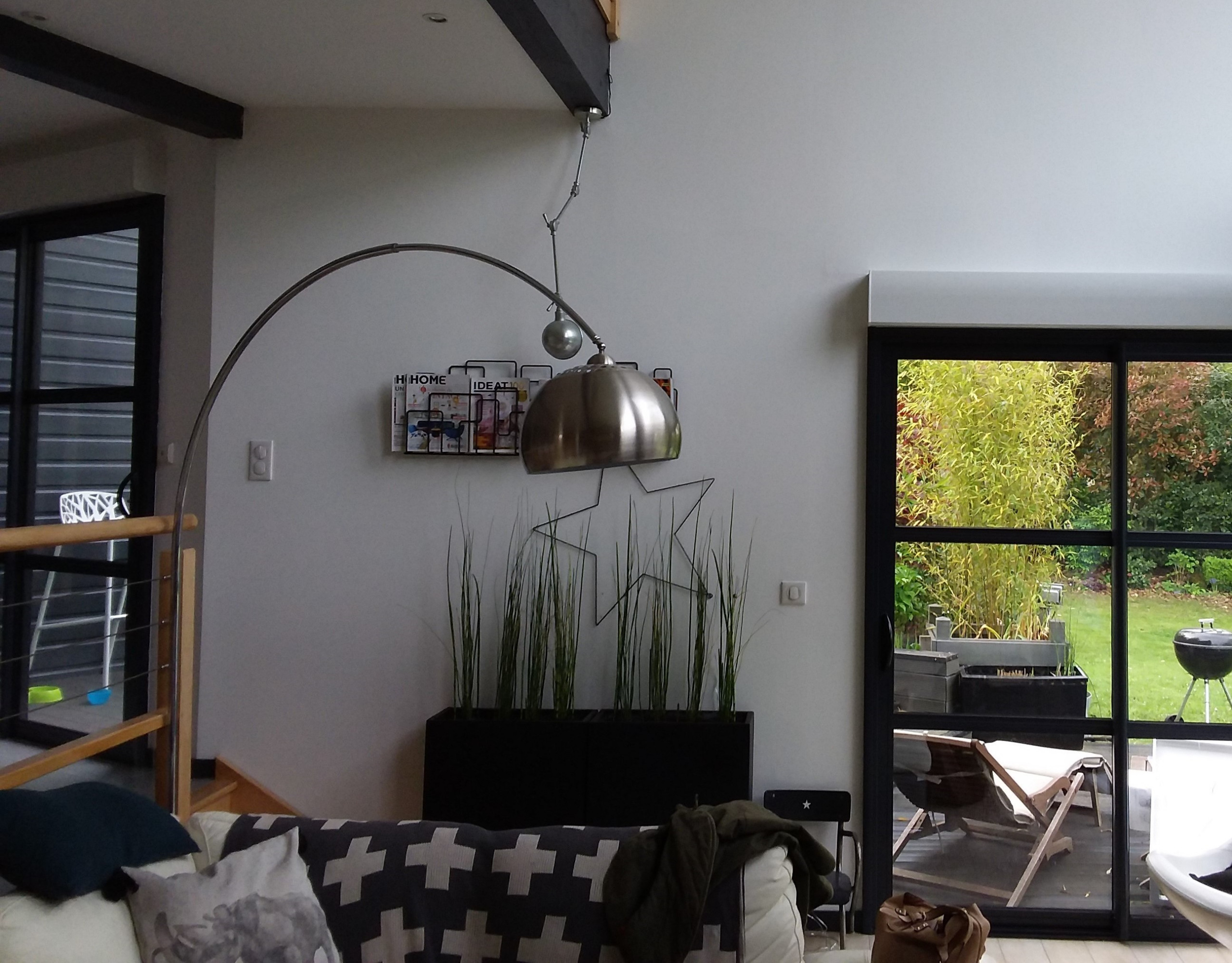 Décoration d'un salon ouvert sur le jardin